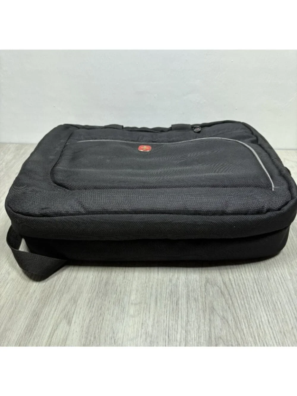 Wenger SwissGear Laptop Briefcase Black Nylon Messenger Travel Bag 15